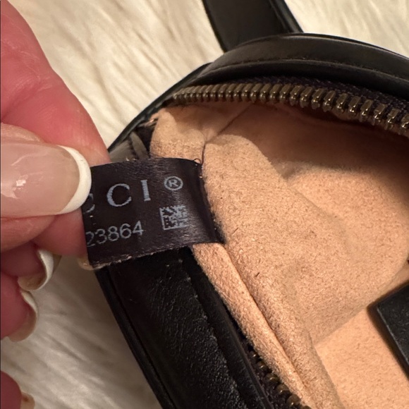 Gucci Black Quilted Leather Belt Bag with Gold Logo - Picture 11 of 12